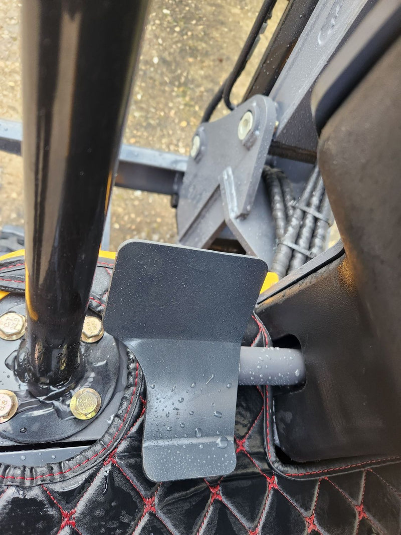 MINIEXCAVATOR NOU CU BRAȚ DECALAT