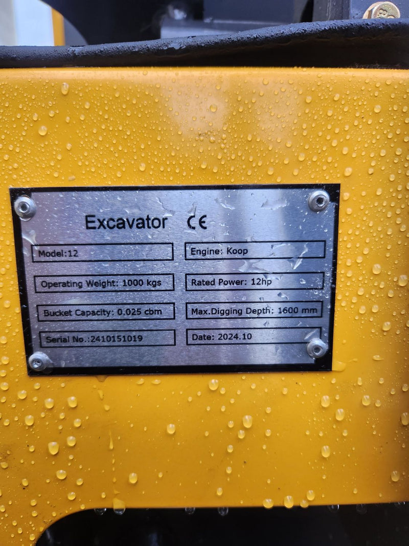 MINIEXCAVATOR NOU CU BRAȚ DECALAT