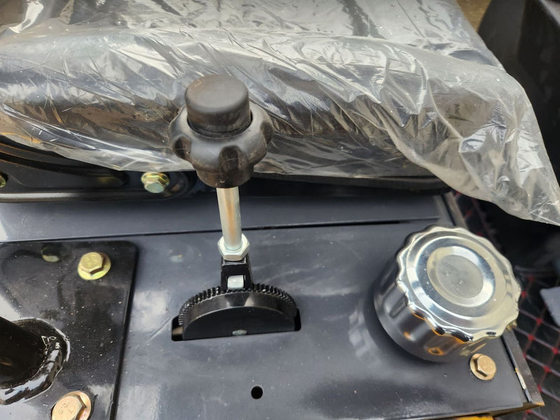 MINIEXCAVATOR NOU CU BRAȚ DECALAT