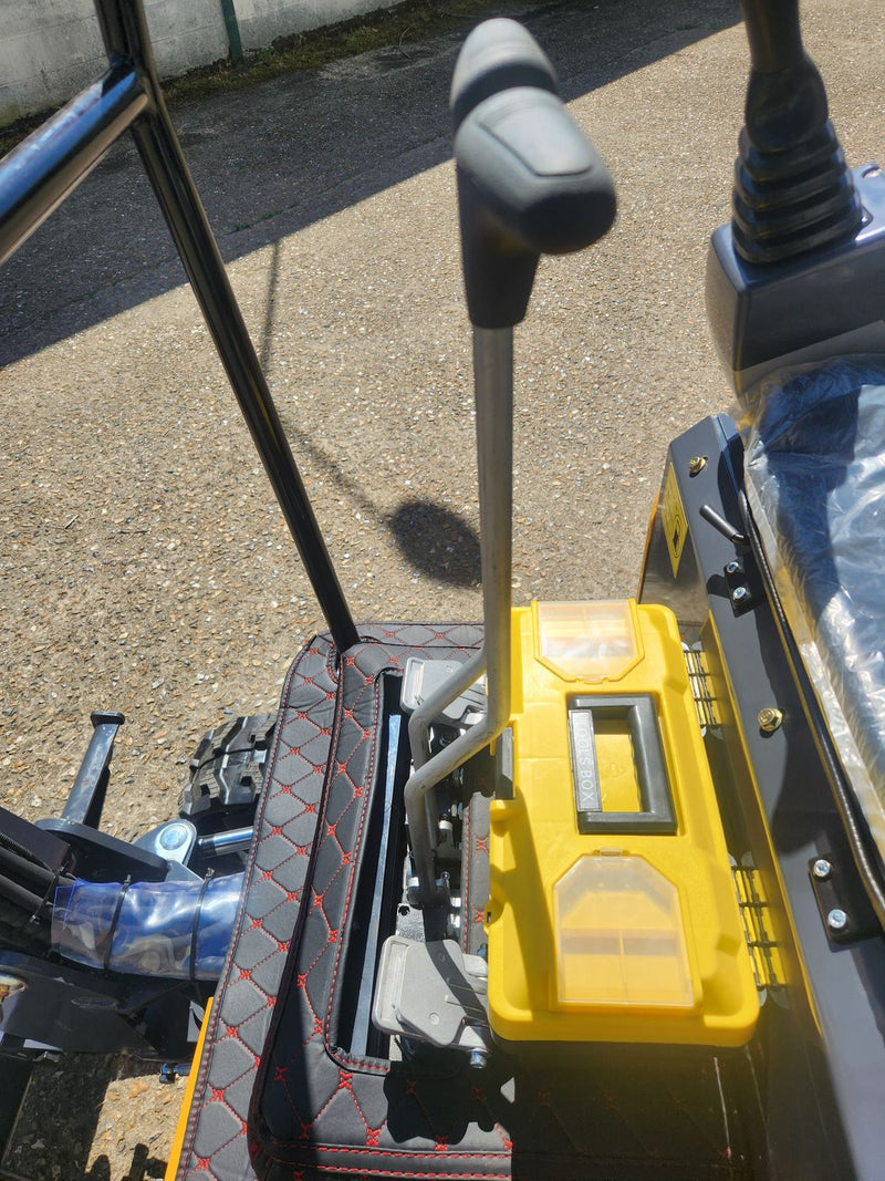 Miniexcavator nou, model HT12