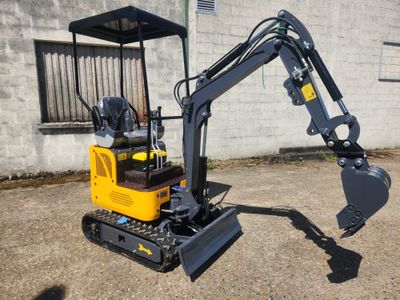 Miniexcavator nou, model HT12