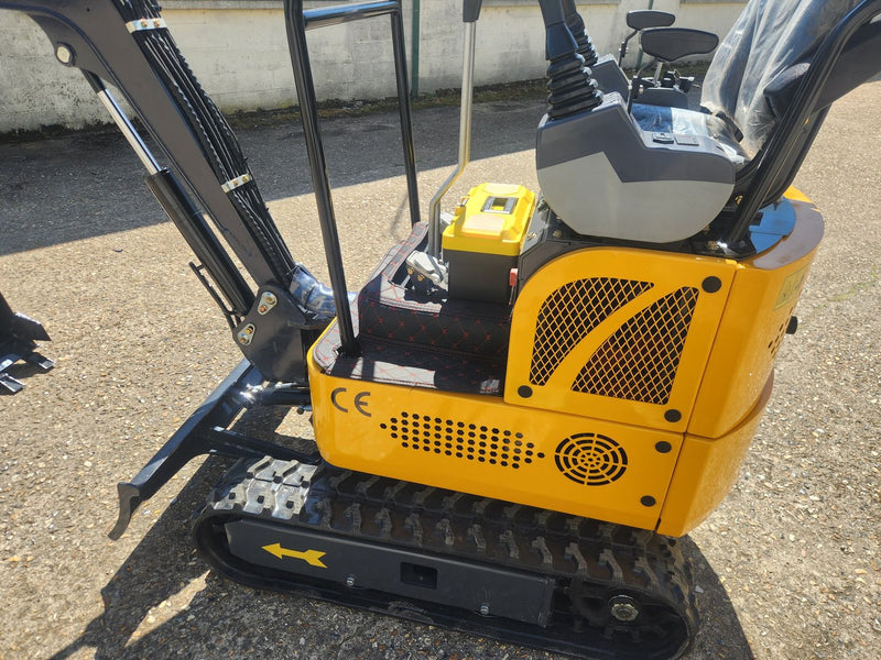 Miniexcavator nou, model HT12