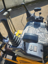 Miniexcavator nou, model HT12