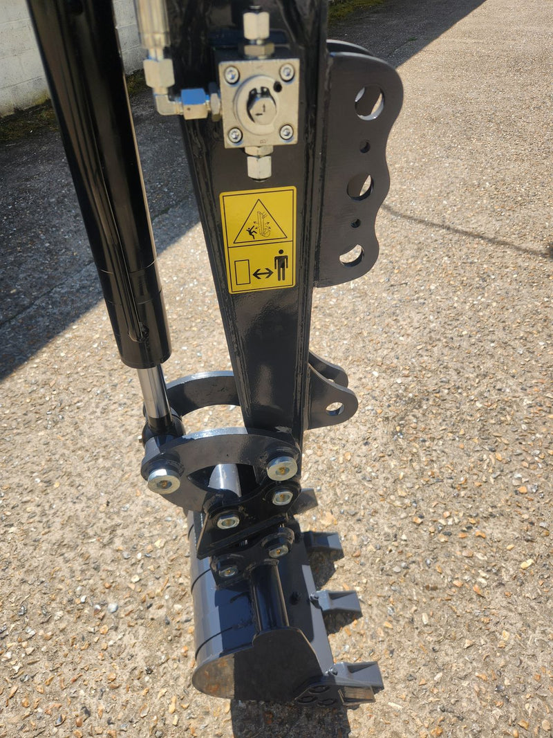 Miniexcavator nou, model HT12