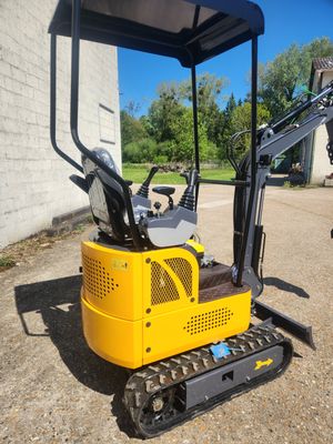 Miniexcavator nou, model HT12