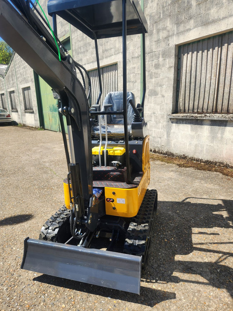 Miniexcavator nou, model HT12
