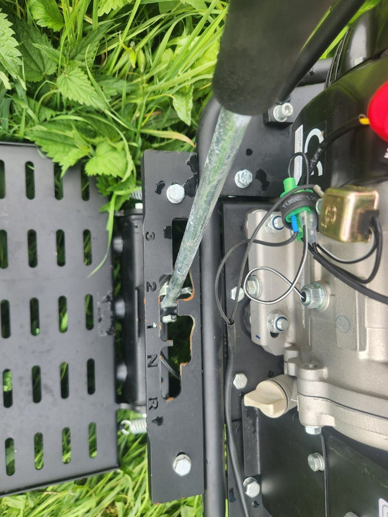 Dumper D50HT cu benă de ridicare tip foarfecă 