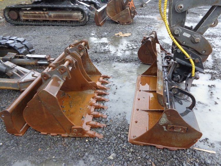 MINIEXCAVATOR VOLVO EC55C