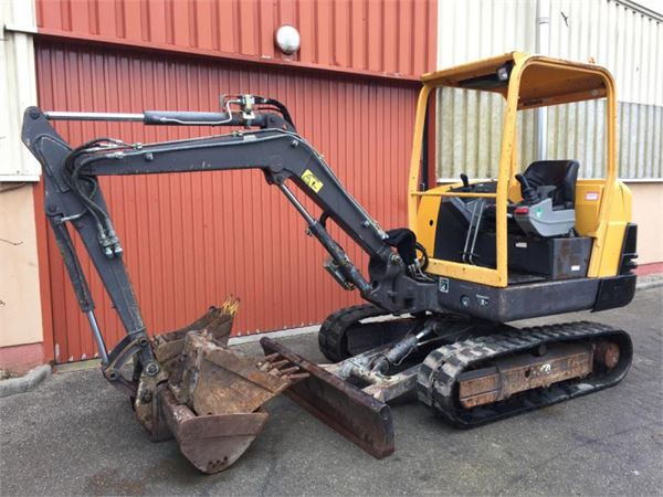 Miniexcavator VOLVO EC 25.