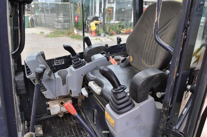 Mini excavator Kubota U27-4