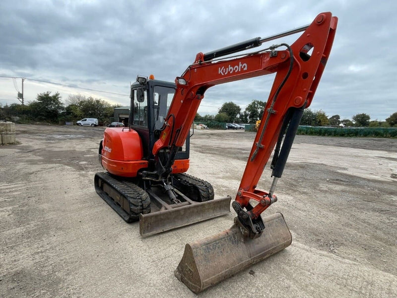 Mini excavator Kubota U27-4